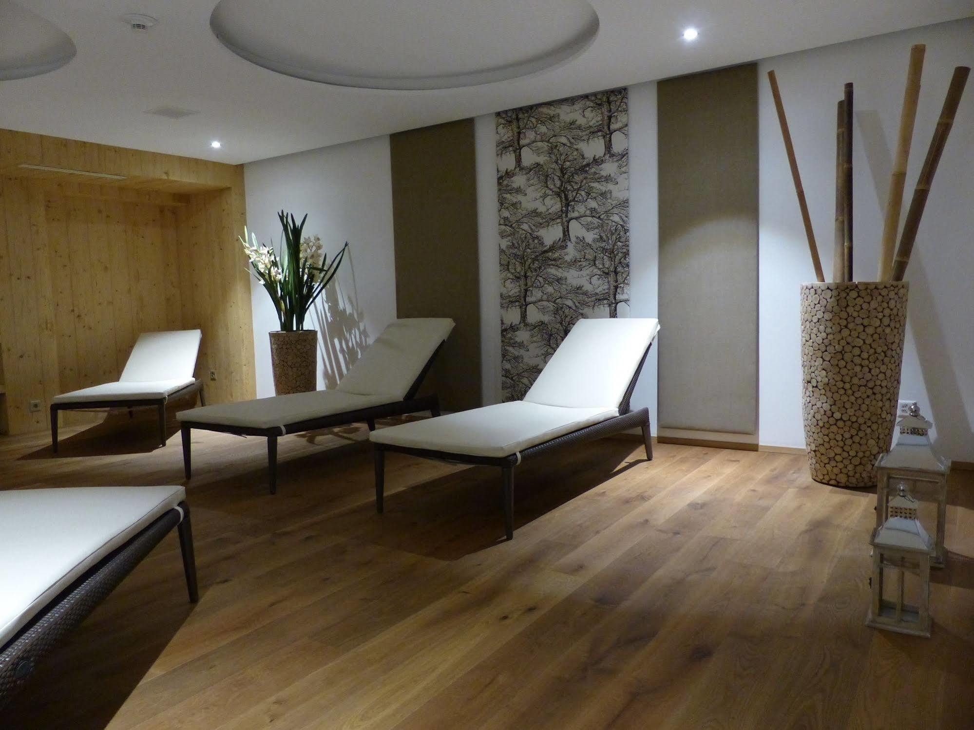 Hotel Alpina Klosters-Serneus Extérieur photo